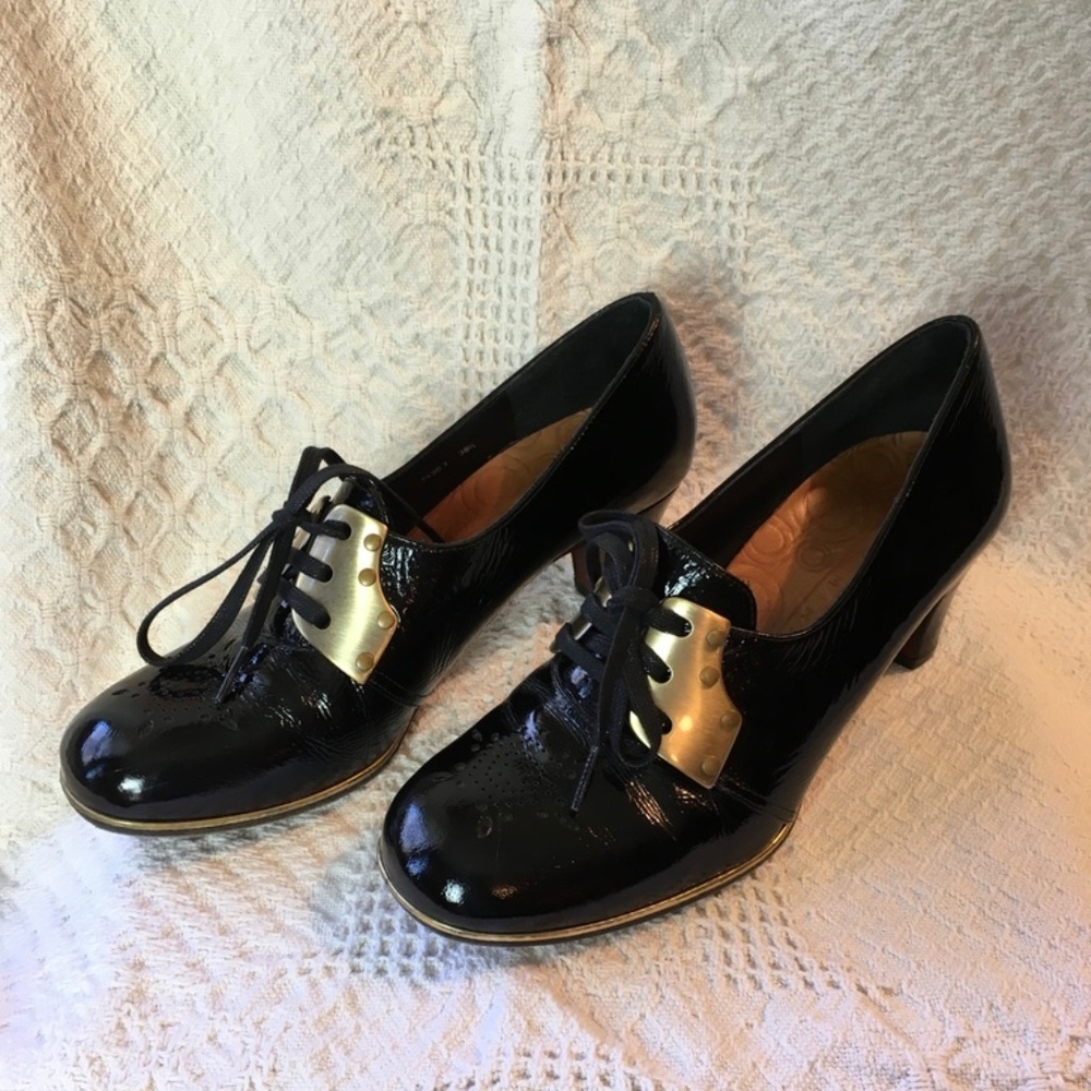 Chie Mihara Patent Leather Oxford Heel Shoes